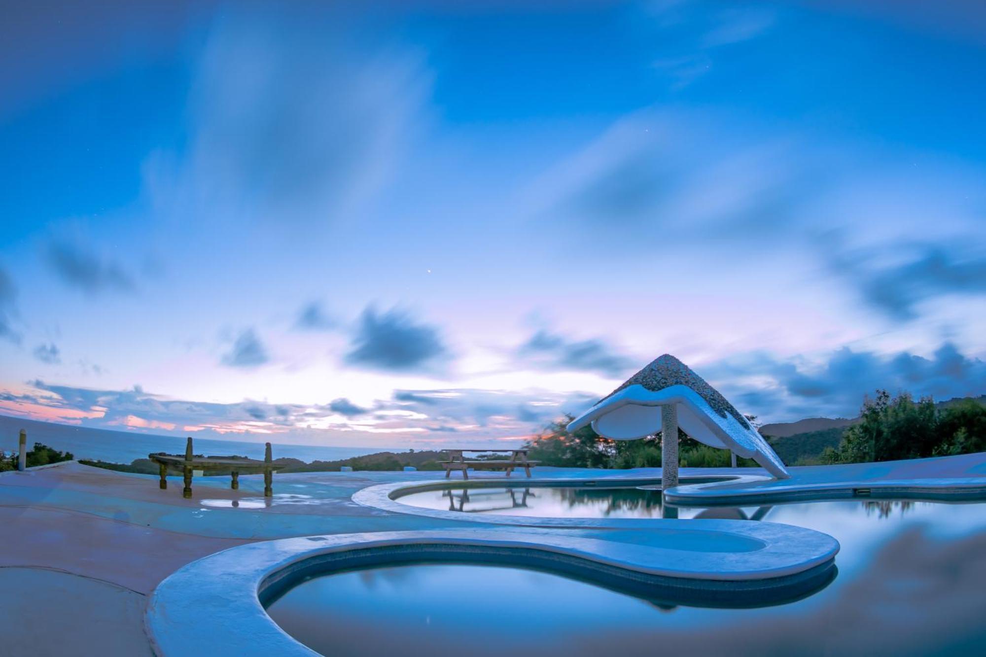 Two Brothers Surf Resort Тола Екстер'єр фото